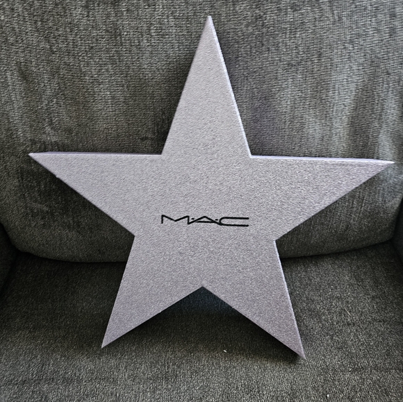 Mac Advent Calender BOX ONLY 2021 - Picture 3 of 3